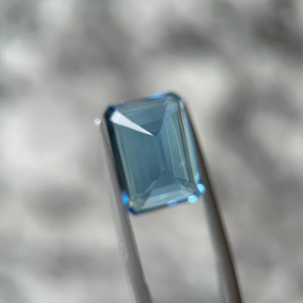 Topacio suizo–9.28ct–13.9x10x6.6mm 3
