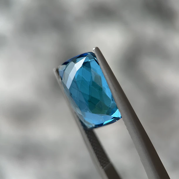 Topacio suizo–8.51ct–13.8x10x5.6mm 2