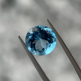 Topacio suizo–6.85ct–11x11x7.6mm