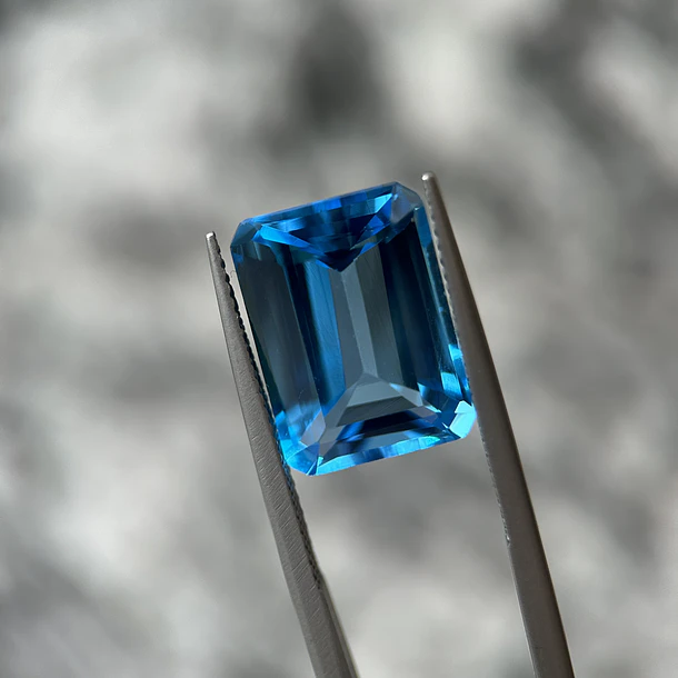 Topacio suizo–11.55ct–15x11x7mm 1