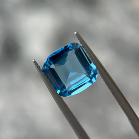 Topacio suizo–4.11ct–9.4x9.4x4.8mm