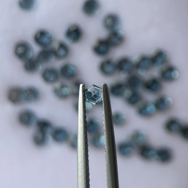 Topacio london blue-0.16ct-3x3mm 2