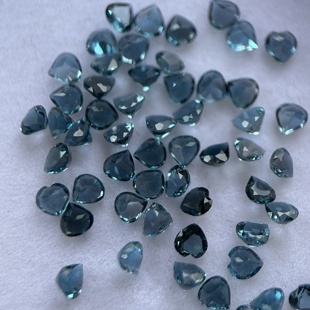 Topacio london blue-0.30ct-4x4mm 3