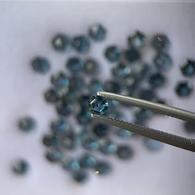 Topacio london blue-0.35ct-4x4mm