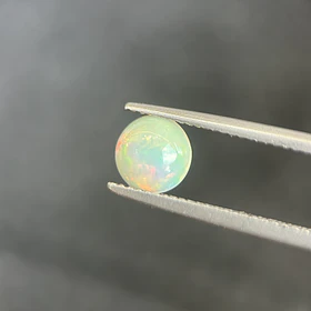 Ópalo-0.70ct-5.3mm
