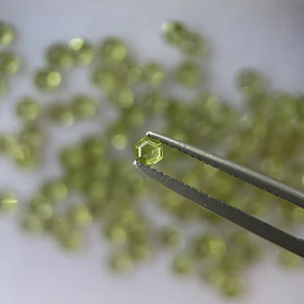 Peridoto-0.20ct-3x3mm