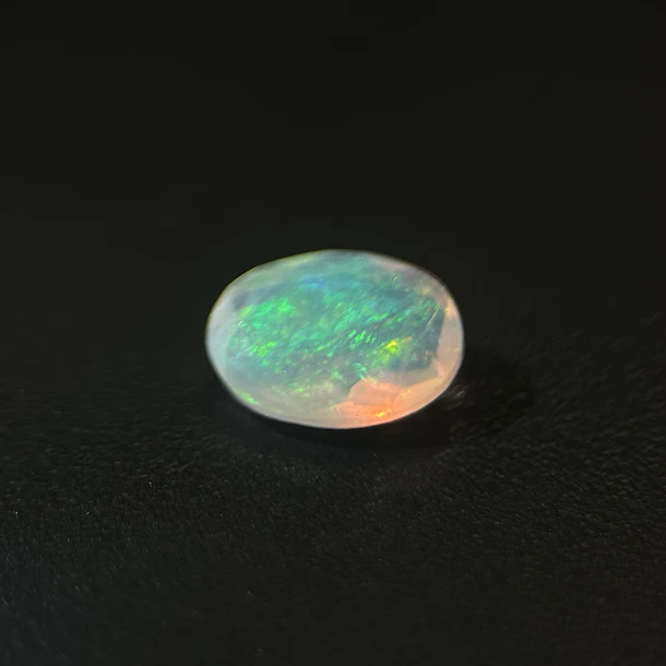 Ópalo–0.89ct–8.8x6.2x3.4mm 1