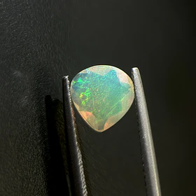 Ópalo–0.99ct–8.2x7.9x3.4mm