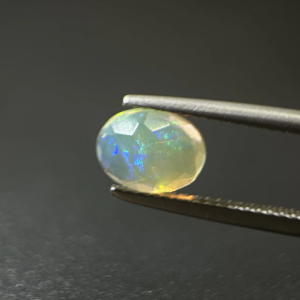Ópalo–0.80ct–8.2x6.3x3.9mm 3