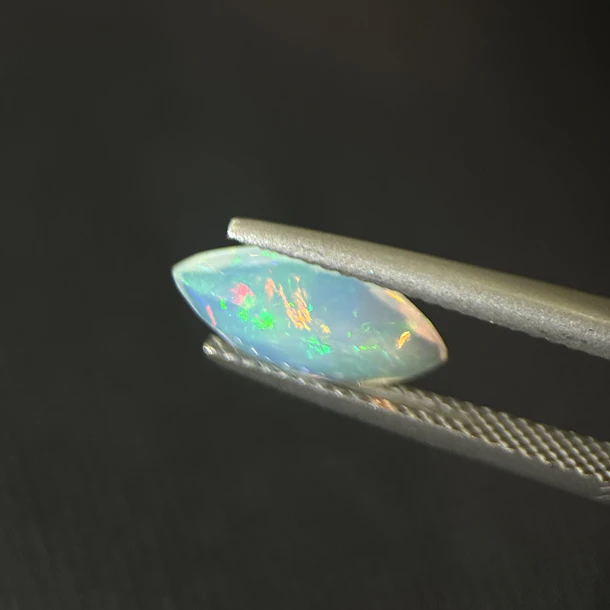 Ópalo–0.98ct–12.5x6x3.4mm 2