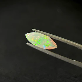 Ópalo–1.325ct–13.9x5.8x4.1mm
