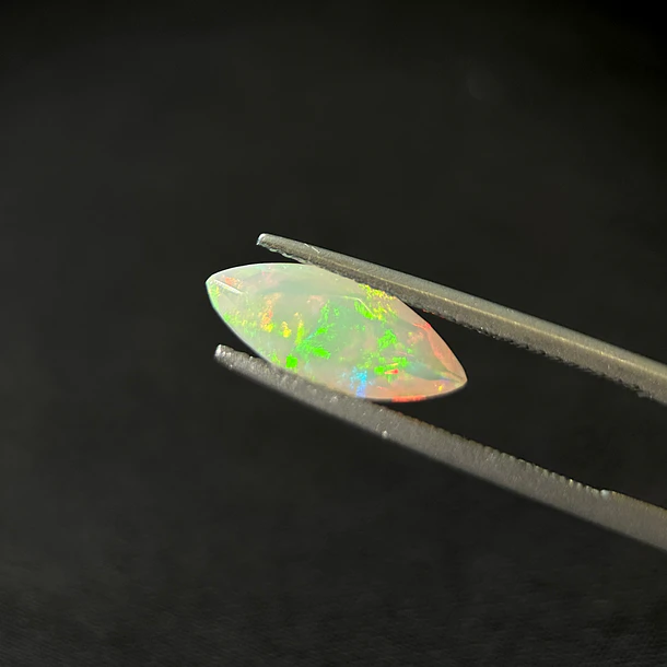 Ópalo–1.325ct–13.9x5.8x4.1mm 1