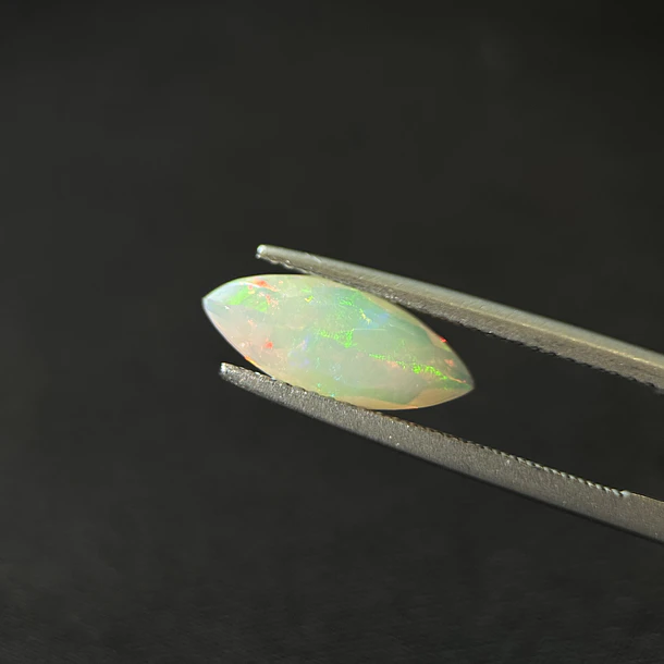 Ópalo–1.325ct–13.9x5.8x4.1mm 3