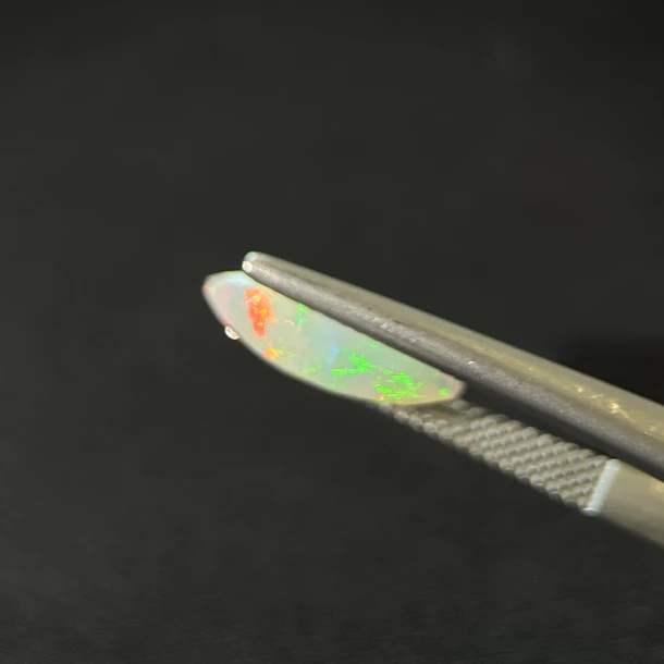 Ópalo–1.325ct–13.9x5.8x4.1mm 2