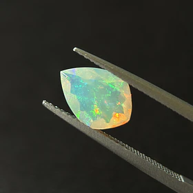 Ópalo–1.345ct–10.9x7.9x4.7mm