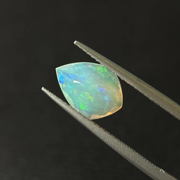 Ópalo–1.345ct–10.9x7.9x4.7mm 3