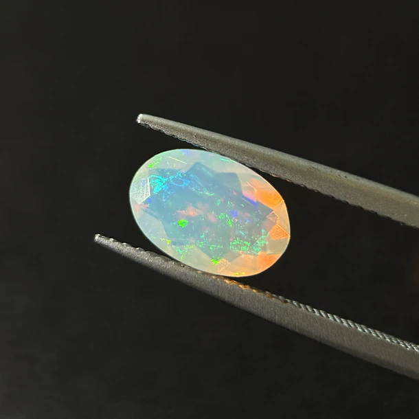 Ópalo–1.235ct–9.9x6.8x4.2mm 1