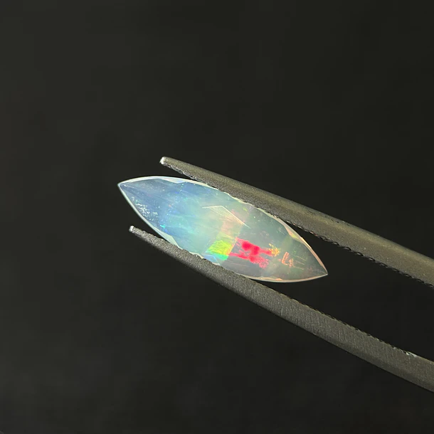 Ópalo–0.945ct–15.3x5.1x3.2mm 3