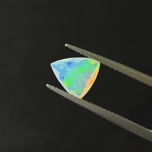 Ópalo–0.90ct–8.5x7.9x3.5mm 1