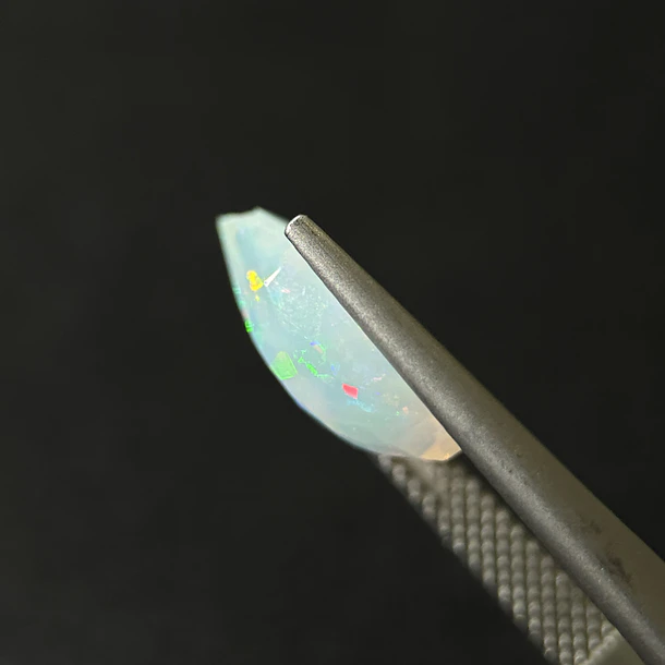 Ópalo–1.83ct–12.7x7.7x5.1mm 2