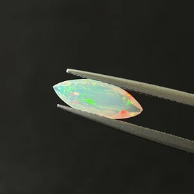 Ópalo–0.96ct–12.6x5x3.5mm