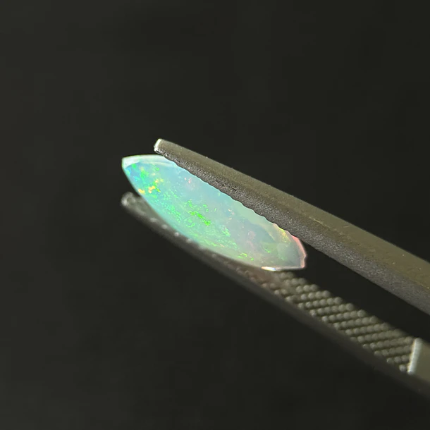 Ópalo–0.96ct–12.6x5x3.5mm 2