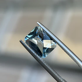 Topacio azul–3.855ct–10x8mm