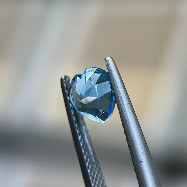Topacio suizo–1.285ct–6.6x6.7mm 2