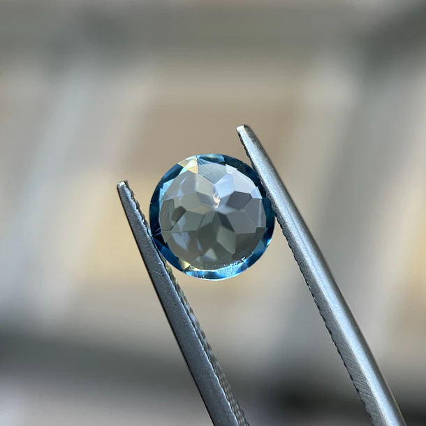 Topacio suizo–2.47ct–8mm 3
