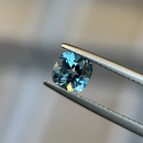 Topacio suizo–1.22ct–6x6mm