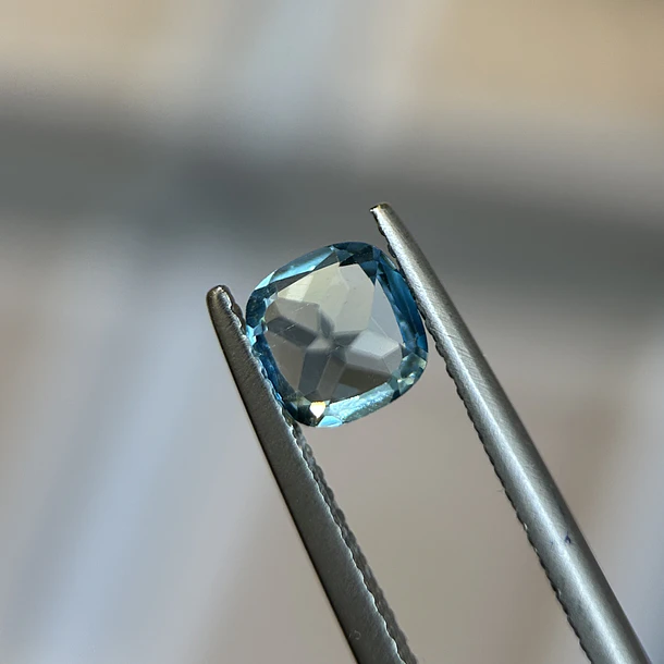 Topacio suizo–1.22ct–6x6mm 3
