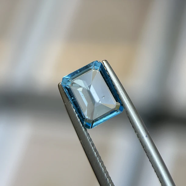 Topacio suizo–3.33ct–9x7mm 3