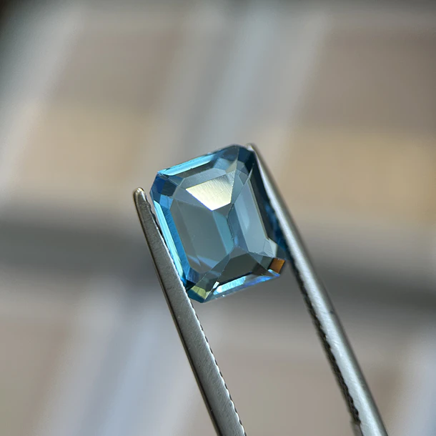 Topacio suizo–4.365ct–10x8mm 3