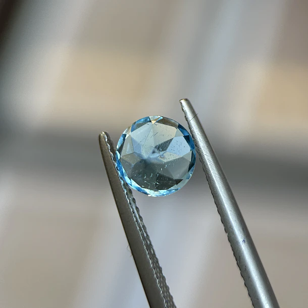 Topacio suizo–1.71ct–7mm 2