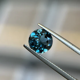 Topacio london blue–2.45ct–8mm