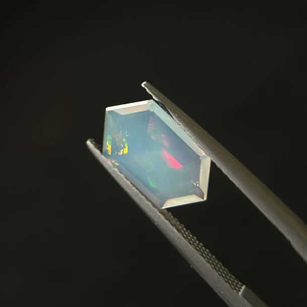 Ópalo–1.705ct–13x7.3x4.3mm 3