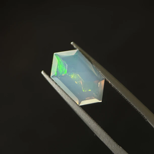 Ópalo–1.705ct–13x7.3x4.3mm 2