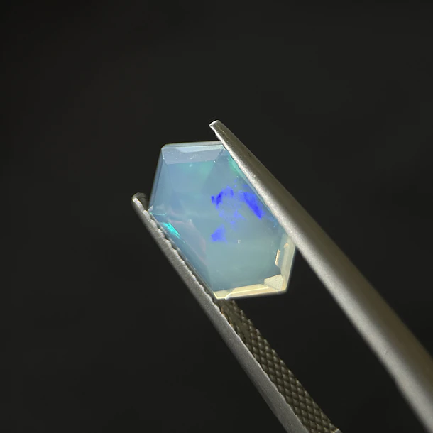 Ópalo–2.33ct–12.6x7.7x5.9mm 2