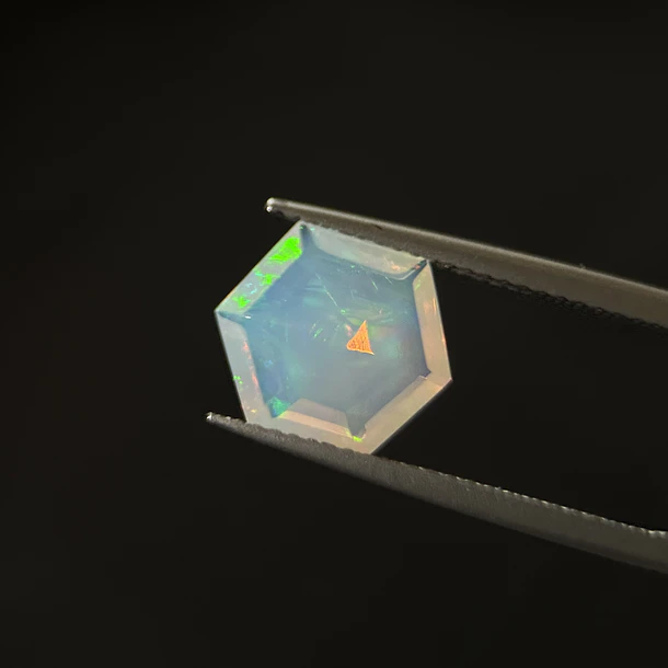Ópalo–1.955ct–9.6x9.7x4.1mm 1