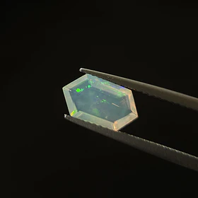 Ópalo–0.94ct–10.6x6.1x3.5mm