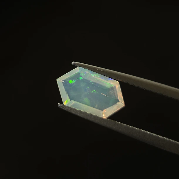 Ópalo–0.94ct–10.6x6.1x3.5mm 1
