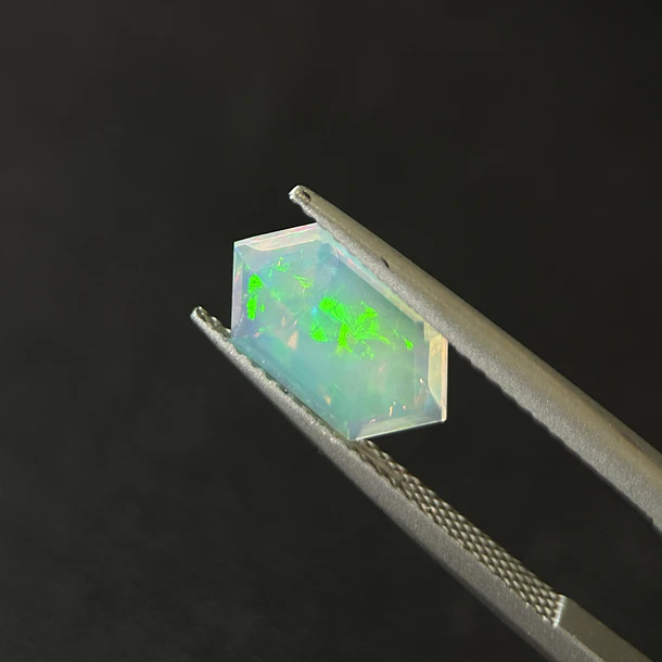 Ópalo–1.675ct–11.9x6.9x4.4mm 2