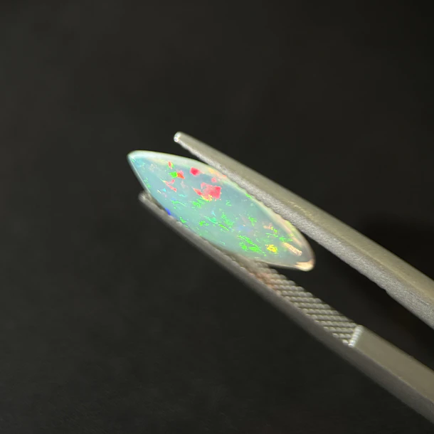 Ópalo–1.46ct–16.9x5.9x3.5mm 2