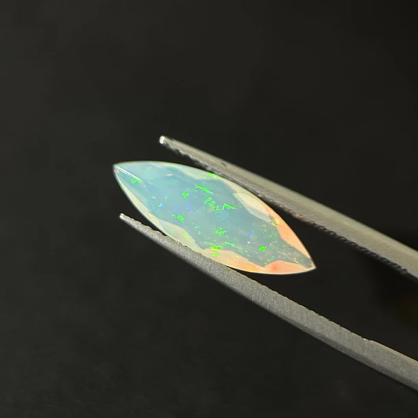 Ópalo–1.46ct–16.9x5.9x3.5mm 1