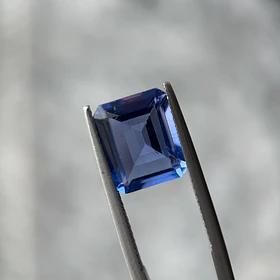 Fluorita que cambia de color-5.20ct-11.2x9.2x6.6mm