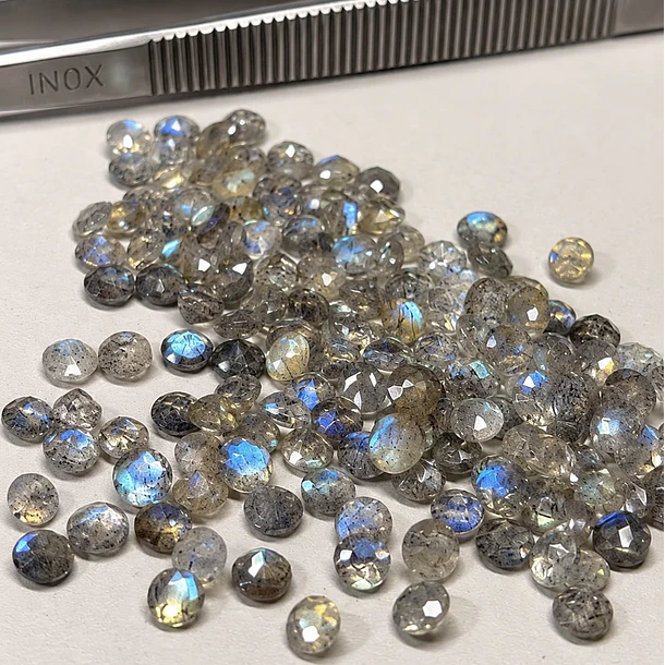 Labradorita–0.11ct–3mm 1