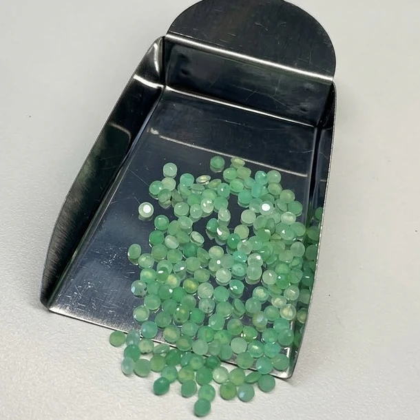 Crisoprasa–0.12ct–3mm 2