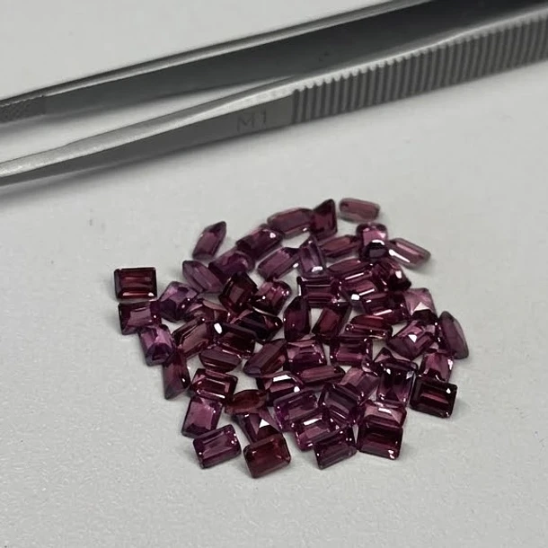 Granate rodolita–0.37ct–4x3mm 1