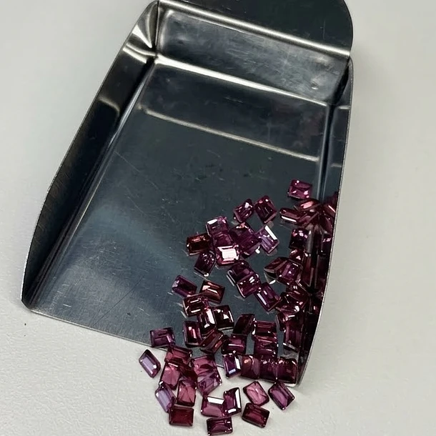 Granate rodolita–0.37ct–4x3mm 2