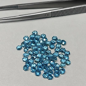 Topacio suizo–0.17ct–3x3mm